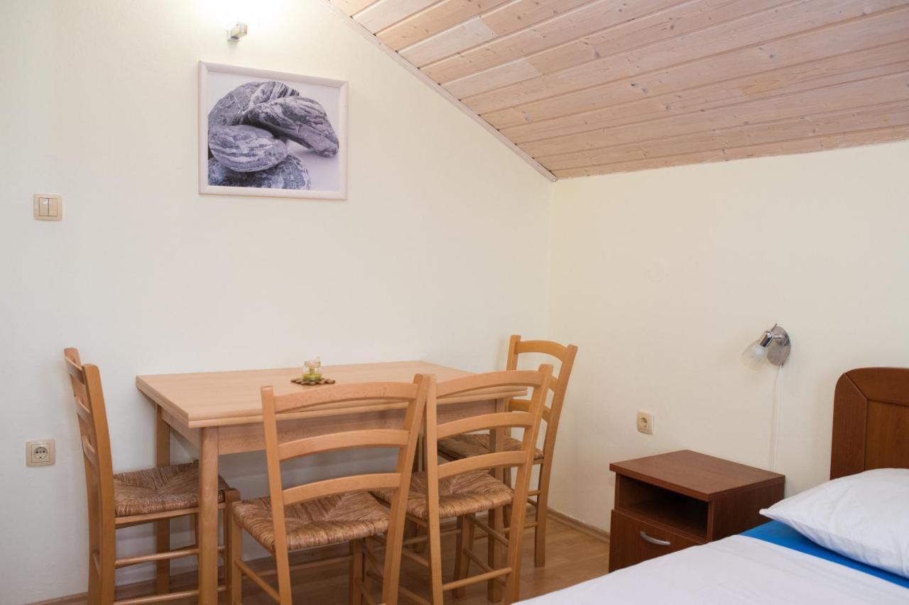 Apartment Dalmatien Raslina Екстериор снимка